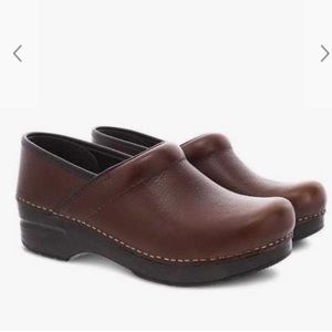 SOLD !!! Danskos brown leather clogs.